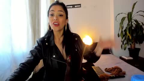 Nicole online show from 01-18-25, 04:53