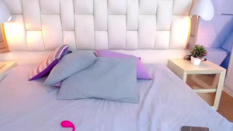 Snapshot of nicole_maritnenz chatting on 11-14-25, 11:09 Nicole online show from 11-14-25, 11:09