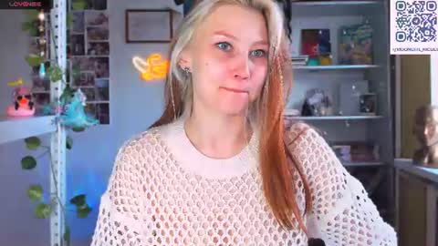 Snapshot of nicole_matt chatting on 07-15-26, 02:39 Nicole online show from 07-15-26, 02:39