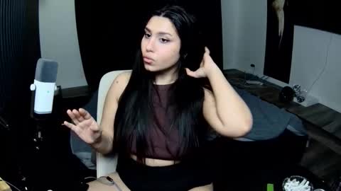 Snapshot of nicole_pretty_ chatting on 03-03-26, 06:52 Nicole online show from 03-03-26, 06:52