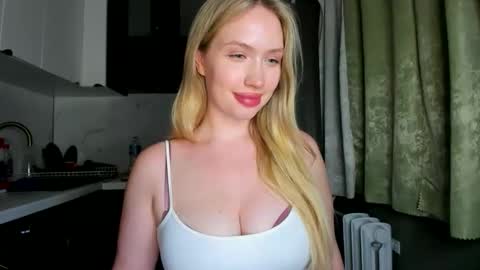 Nicole online show from 10-05-25, 08:18