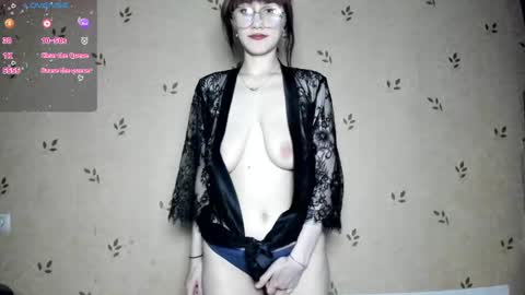 Snapshot of nicoledaviss_ chatting on 05-29-26, 07:56 NicoleDavis online show from 05-29-26, 07:56