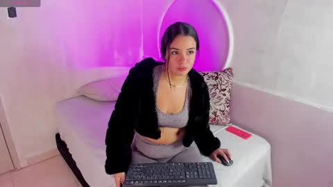 Nicole online show from 06-27-26, 12:22