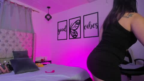 nicolee millerr online show from 04-10-26, 12:54