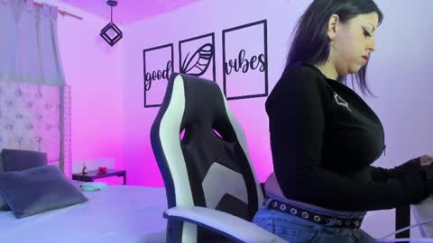 nicolee millerr online show from 04-27-26, 12:36