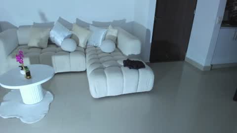 Nicolle online show from 06-11-26, 12:32