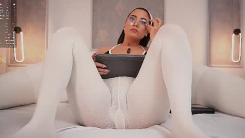Snapshot of nicoleflorens chatting on 07-03-26, 07:53 Nicol Flores GMT-5 1530-2200 online show from 07-03-26, 07:53