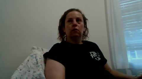 Snapshot of nicolegoodvibes00 chatting on 05-16-26, 12:04 Nicole online show from 05-16-26, 12:04