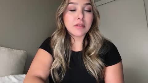 Snapshot of nicolelovesyou444 chatting on 05-08-26, 10:48 nicolelovesyou444 online show from 05-08-26, 10:48