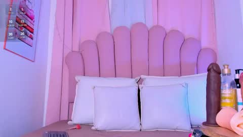 nicolemadrird online show from 04-25-26, 02:25