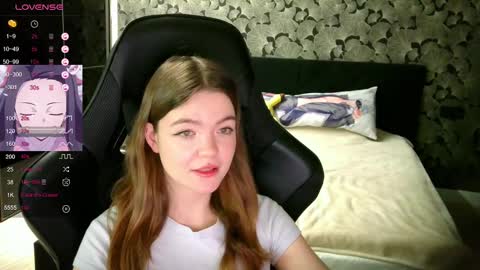 Snapshot of nicolemeew chatting on 01-28-25, 10:45 NicoleMeew online show from 01-28-25, 10:45