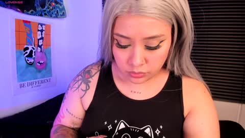 Snapshot of nicoleozzyy chatting on 12-31-24, 08:02 Nico online show from 12-31-24, 08:02