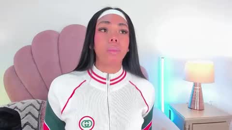 NICOLE online show from 12-15-25, 12:53