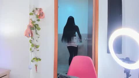 NICOLE online show from 12-16-25, 12:54