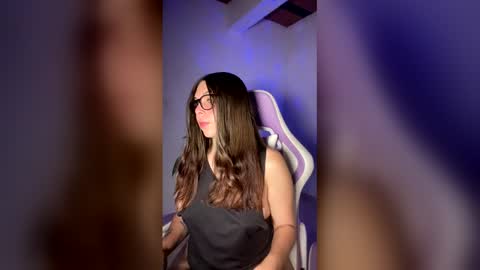 Nicol independent model online show from 04-19-26, 03:11