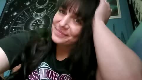 nicolescontent2025 online show from 05-22-26, 08:58