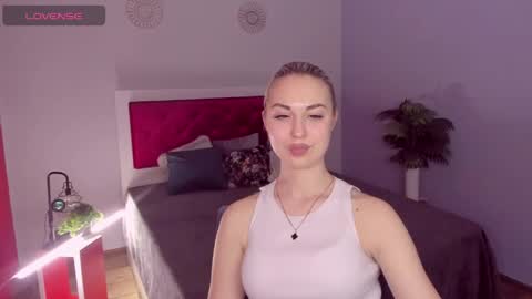 NicoleStunning online show from 05-14-26, 05:20