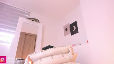 Snapshot of nicolettebale chatting on 01-06-26, 01:04 Nicole online show from 01-06-26, 01:04