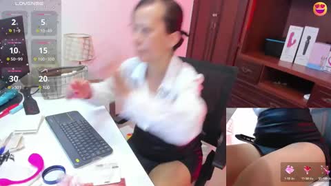 Snapshot of nicolettryan chatting on 02-28-25, 12:09 Nicolett Ryan online show from 02-28-25, 12:09