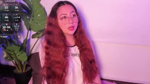 Snapshot of nicolle_evanss_ chatting on 11-15-25, 06:33 nicolle_evanss_ online show from 11-15-25, 06:33