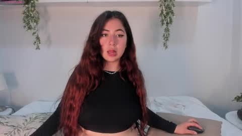 nicolle_evanss_ online show from 05-13-26, 04:54