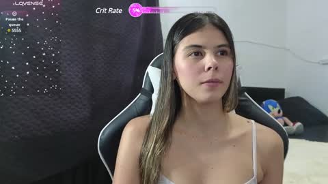 Nicolle online show from 01-08-25, 01:32