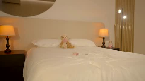  NEW instagram nicollemitchelle online show from 07-17-26, 12:34