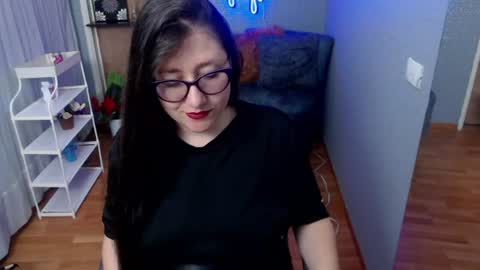 Nicolle  online show from 08-02-26, 12:14