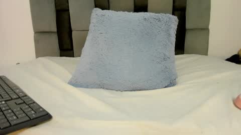 nicolle_smithh_ online show from 06-06-26, 02:00