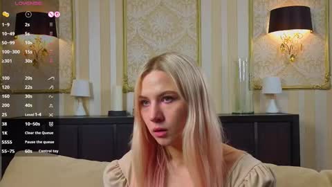 Snapshot of nicollefarrey chatting on 03-02-26, 07:59 Kim online show from 03-02-26, 07:59