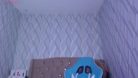 Nicolle Miley online show from 01-18-25, 07:38