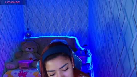 Nicolle Miley online show from 10-30-25, 03:41