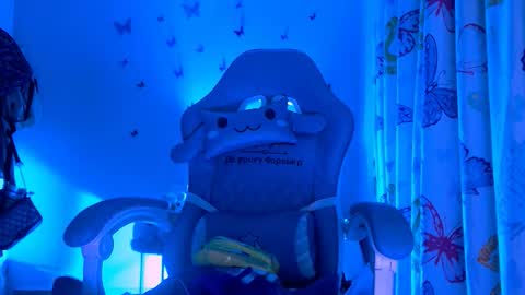 Nicolle Miley online show from 03-22-26, 08:18