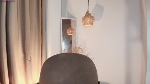 nicolletease online show from 12-04-25, 12:25