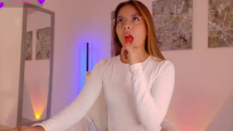 Snapshot of nicollewest_ chatting on 07-14-26, 10:59 Nicollewest online show from 07-14-26, 10:59