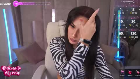 Snapshot of nicolnightt chatting on 11-10-25, 06:34 Nicole online show from 11-10-25, 06:34