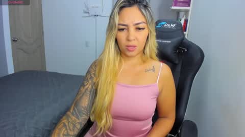 Snapshot of nicolporto chatting on 09-29-25, 11:15 Nicol online show from 09-29-25, 11:15