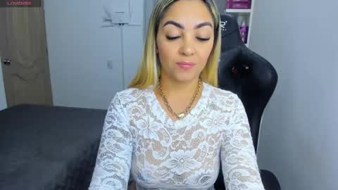 Snapshot of nicolporto chatting on 10-03-25, 11:51 Nicol online show from 10-03-25, 11:51