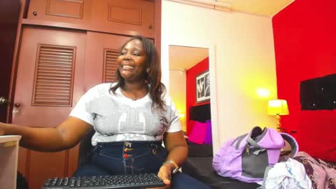 Snapshot of nicolsalas chatting on 01-11-25, 06:44 Nicol online show from 01-11-25, 06:44