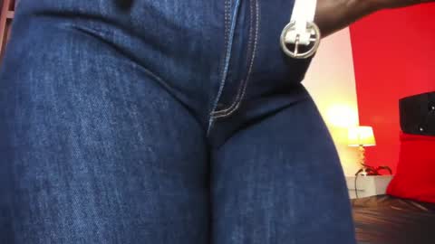 Snapshot of nicolsalas chatting on 01-23-25, 06:45 Nicol online show from 01-23-25, 06:45