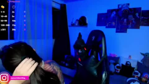 Snapshot of nicorobinn chatting on 06-28-26, 11:55 Lizzie online show from 06-28-26, 11:55