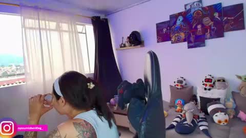Snapshot of nicorobinn chatting on 07-20-26, 09:28 Lizzie online show from 07-20-26, 09:28