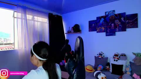 Snapshot of nicorobinn chatting on 07-26-26, 10:05 Lizzie online show from 07-26-26, 10:05