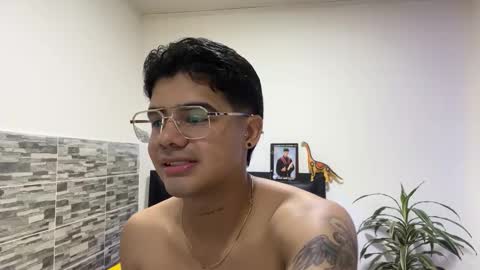 nicvelez22 online show from 03-19-26, 12:36