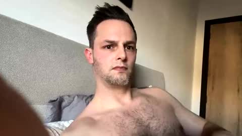 nigel49 online show from 12-02-25, 01:05