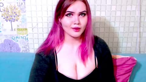 Snapshot of night_shine chatting on 02-17-25, 02:09 night_shine online show from 02-17-25, 02:09