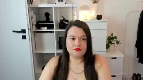 Holly online show from 02-25-26, 07:07