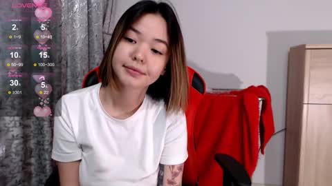 Niia online show from 09-21-25, 01:02