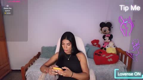 Snapshot of niickylovee chatting on 06-22-26, 04:31 Nicolle Bustamante online show from 06-22-26, 04:31