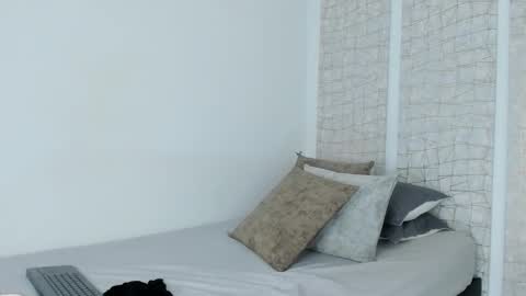 Niicole online show from 11-19-25, 07:03